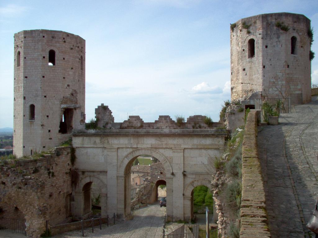 Casa Castellina Guest House Foligno Exterior photo